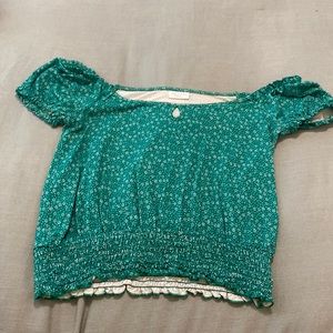 Green, cropped, scrunched top.